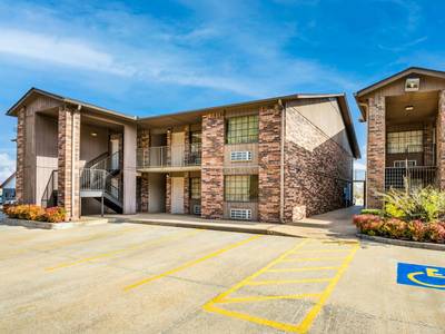 SureStay Plus Hotel by Best Western Poteau - Bild 1