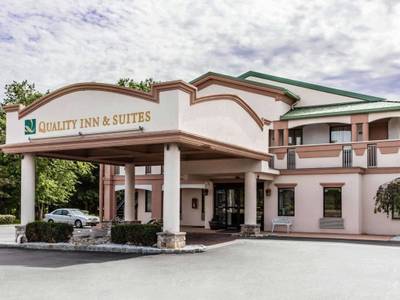 Quality Inn & Suites - Bild 1