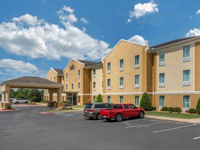 Comfort Inn & Suites Bryant - Benton - Bild 1