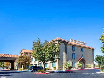 Comfort Inn & Suites Lancaster Antelope Valley - Bild 1