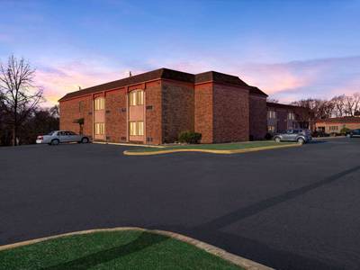 Suburban Studios Kansas City Airport North - Bild 1