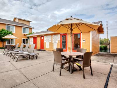 Quality Inn Near Six Flags Discovery Kingdom-Napa Valley - Bild 1