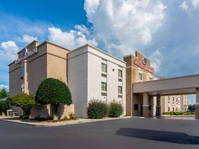 Comfort Suites Airport - Bild 1