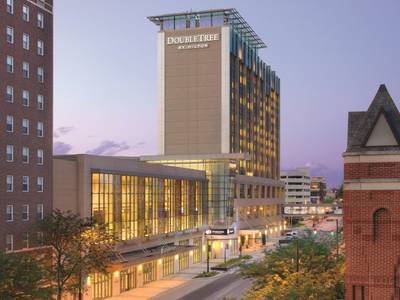 DoubleTree by Hilton Hotel Cedar Rapids Convention Complex - Bild 1