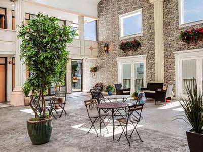 Super 8 by Wyndham Meadowlands - Bild 1