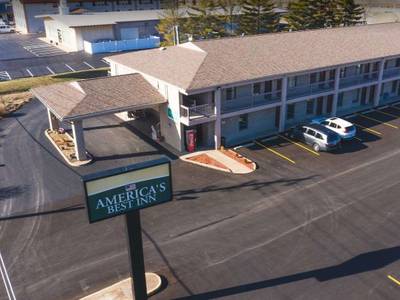 America's Best Inns & Suites Eureka - Bild 1