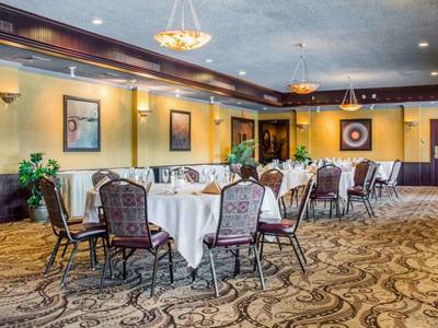 Clarion Hotel & Suites Riverfront - Bild 1