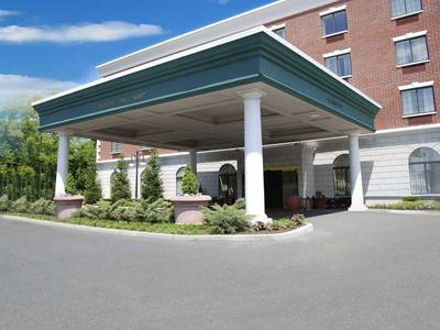 Hampton Inn & Suites Rockville Centre - Bild 1