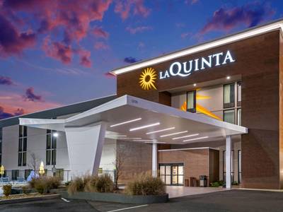 La Quinta Inn & Suites by Wyndham Columbus MS - Bild 1