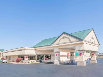 Ramada by Wyndham Grayling Hotel & Conference Center - Bild 1