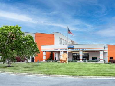 Howard Johnson by Wyndham Lima - Bild 1