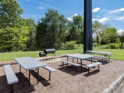 Days Inn and Suites by Wyndham Oxford - Bild 1