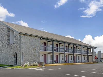 Best Western Plus Revere Inn & Suites - Bild 1