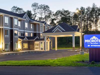 Microtel Inn & Suites by Wyndham Amsterdam - Bild 1