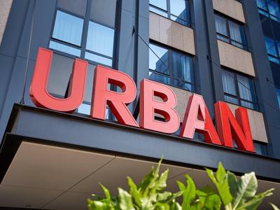 Corendon Urban Amsterdam Schiphol Airport Hotel - Bild 1