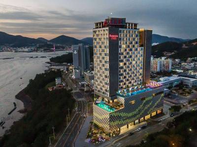 Ramada Plaza by Wyndham Dolsan Yeosu - Bild 1
