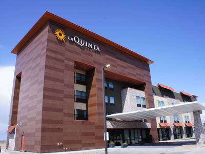 La Quinta Inn & Suites by Wyndham Littleton - Bild 1