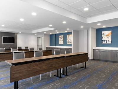 Hampton Inn & Suites St. Charles Old Town Area - Bild 1