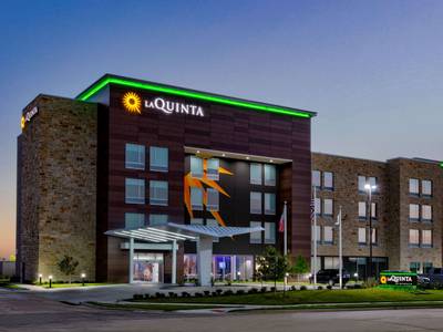 La Quinta Inn & Suites by Wyndham Terrell - Bild 1