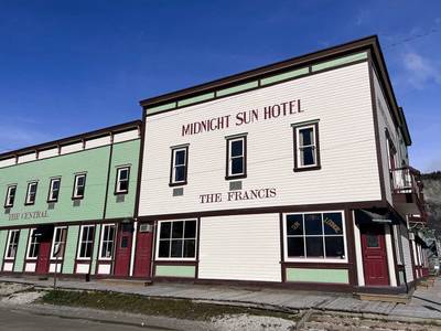 Midnight Sun Hotel - Bild 1