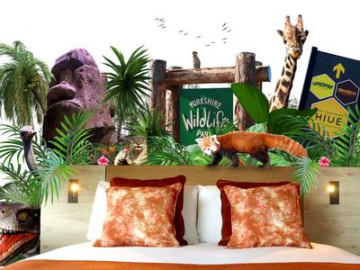 Hex Hotel At Yorkshire Wildlife Park - Bild 1