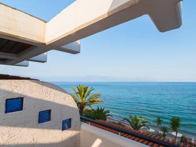 Grekis Beach Hotel and Apartments - Bild 1