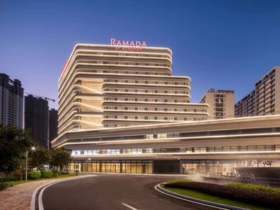 Ramada by Wyndham Maoming Dianbai - Bild 1
