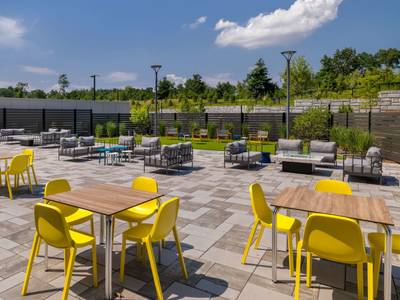 Home2 Suites by Hilton Bristol - Bild 1