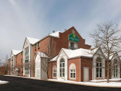 La Quinta Inn & Suites by Wyndham Cleveland Macedonia - Bild 1