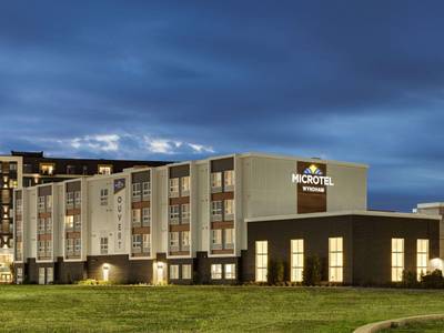 Microtel Inn & Suites By Wyndham Boisbriand - Bild 1