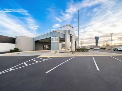 Clarion Inn & Suites And Convention Center - Bild 1