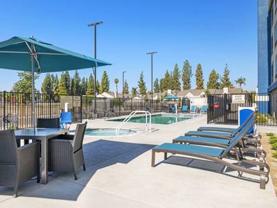 Hampton Inn & Suites Bakersfield Central - Bild 1