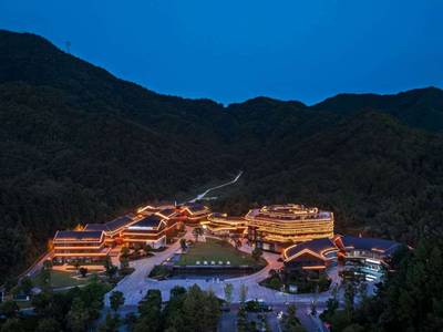 Hilton Garden Inn Jingdezhen Taoyuan Valley - Bild 1