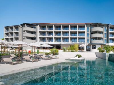 Molum Hotel & Residences - Bild 1