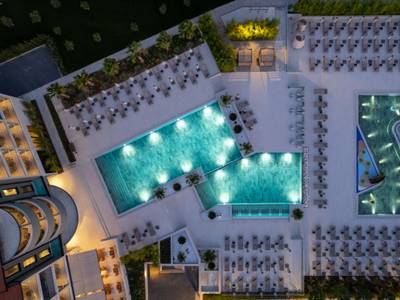 Molum Hotel & Residences - Bild 1