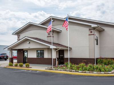 Super 8 by Wyndham Franklin - Bild 1