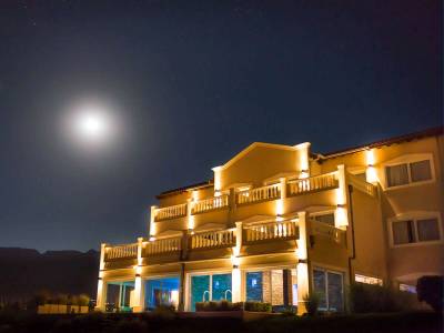 Howard Johnson Hotel & Convention Center by Wyndham, Merlo - Bild 1