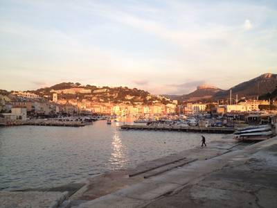 Kyriad Direct Marseille Est La Valentine - Bild 1