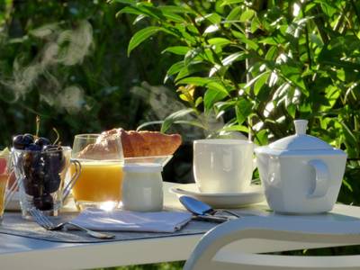 Logis Hôtel La Tonnellerie - Bild 1