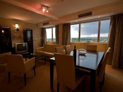 Hotel Tower Inn & Suites - Bild 1