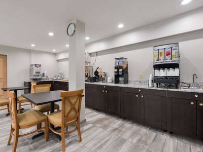 Econo Lodge Inn & Suites - Bild 1