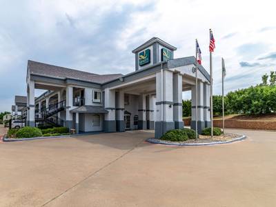 Quality Inn & Suites - Bild 1