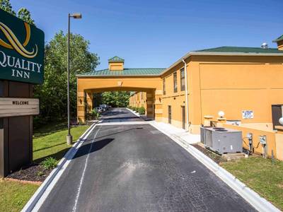 Quality Inn Union US Hwy 176 - Bild 1