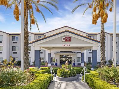Best Western Plus Lake Elsinore Inn & Suites - Bild 1