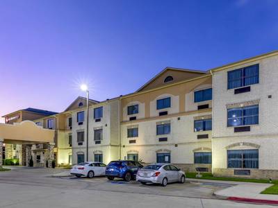 Best Western Plus Burleson Inn & Suites - Bild 1