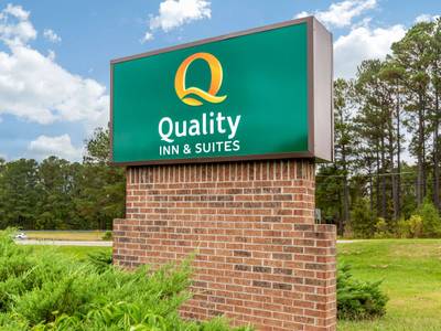 Quality Inn & Suites Apex - Bild 1