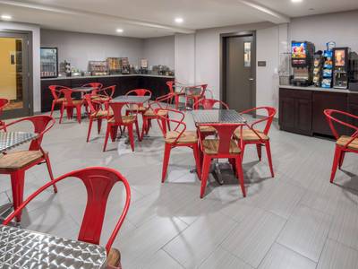 Red Lion Inn & Suites Everett - Bild 1