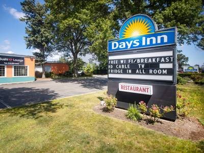 Days Inn by Wyndham Hicksville Long Island - Bild 1