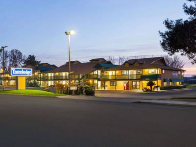 Red Lion Inn & Suites Lemoore - Bild 1