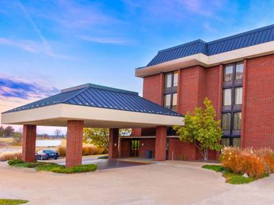 Heritage Inn & Suites St. Louis/Fenton, Trademark by Wyndham - Bild 1
